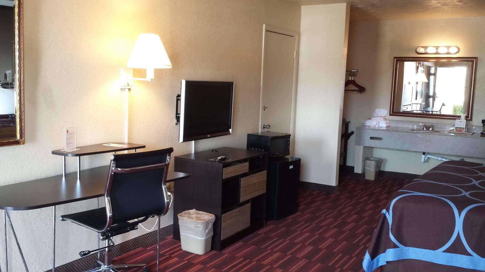 Super 8 By Wyndham College Park/Atlanta Airport West Motel Exterior foto