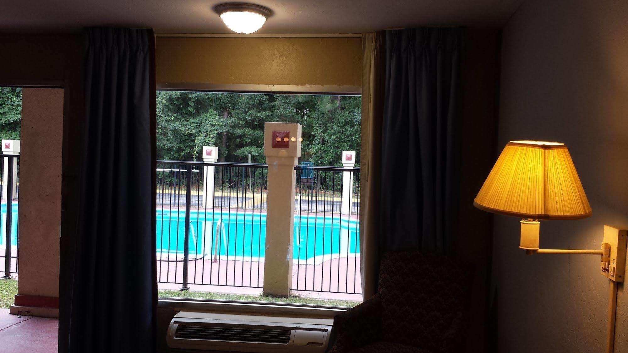 Super 8 By Wyndham College Park/Atlanta Airport West Motel Exterior foto